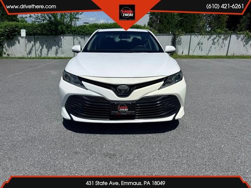 White 2018 Toyota Camry LE