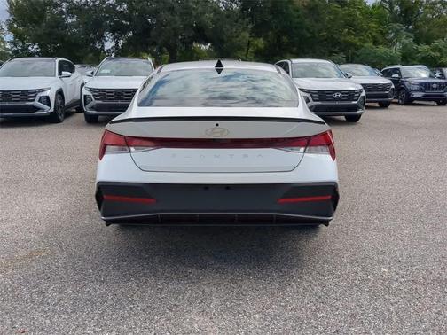 2025 Hyundai ELANTRA Sport