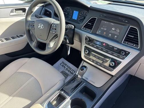 2017 Hyundai SONATA SE