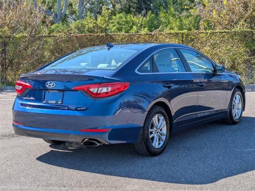 2017 Hyundai SONATA SE