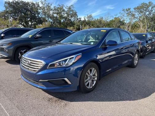 2017 Hyundai SONATA SE
