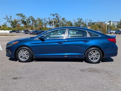 2017 Hyundai SONATA SE
