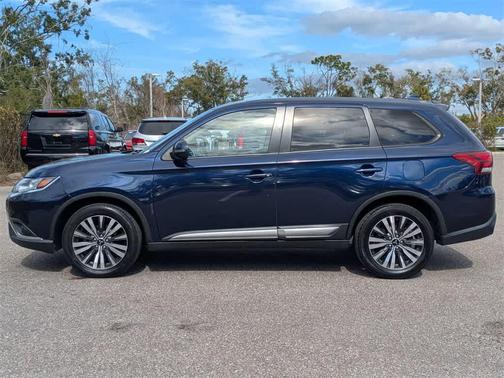 2020 Mitsubishi Outlander SE