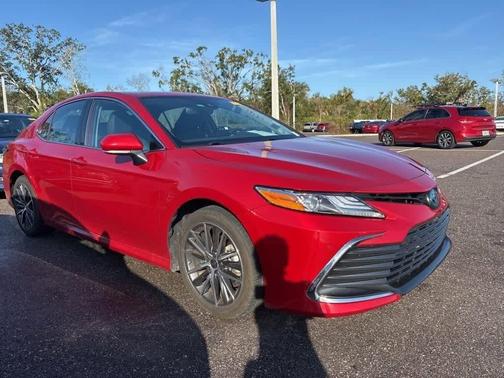 2023 Toyota Camry Hybrid XLE