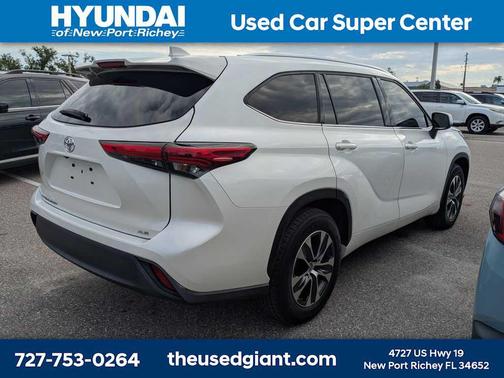 Blizzard Pearl 2021 Toyota Highlander XLE