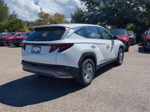 2026 Hyundai TUCSON SE