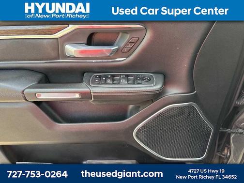 Granite Crystal Metallic Clearcoat 2020 RAM 1500 Laramie