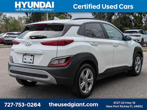 2022 Hyundai KONA SEL