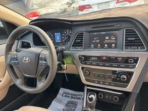 2017 Hyundai SONATA SE