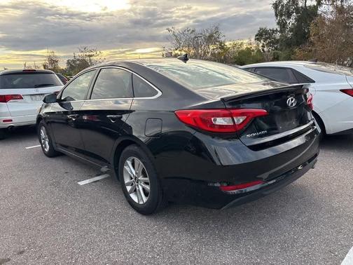 2017 Hyundai SONATA SE