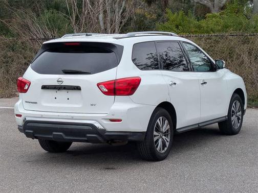 2018 Nissan Pathfinder SV