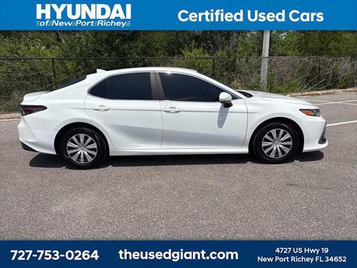 2022 Toyota Camry LE