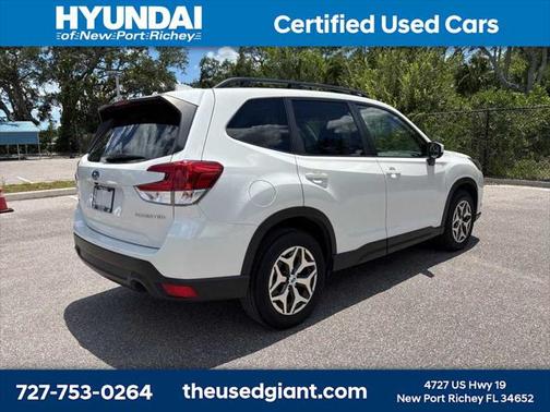 2023 Subaru Forester Premium