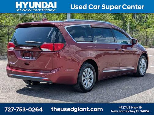 Velvet Red Pearlcoat 2018 Chrysler Pacifica Touring-L Plus