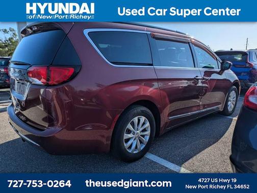 Velvet Red Pearlcoat 2018 Chrysler Pacifica Touring-L Plus