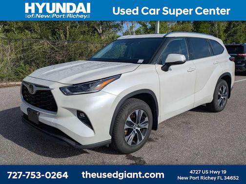 Blizzard Pearl 2021 Toyota Highlander XLE