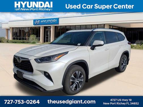 Blizzard Pearl 2021 Toyota Highlander XLE
