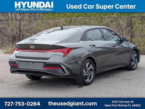 2025 Hyundai ELANTRA SEL