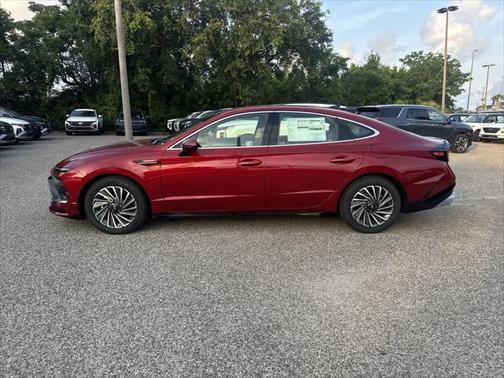 2025 Hyundai SONATA Hybrid SE