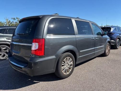 2011 Chrysler Town & Country Limited