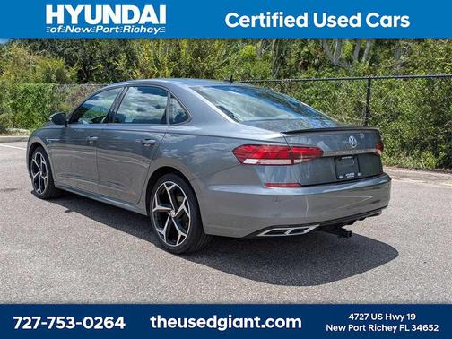 2022 Volkswagen Passat 2.0T R-Line