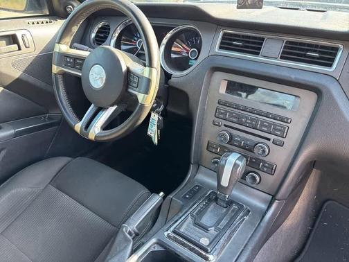 2014 Ford Mustang V6