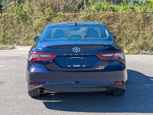 2021 Toyota Camry Hybrid XLE