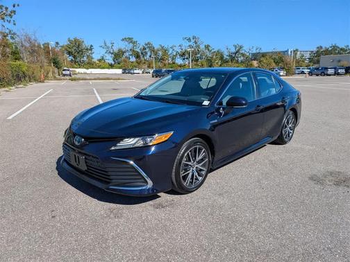 2021 Toyota Camry Hybrid XLE