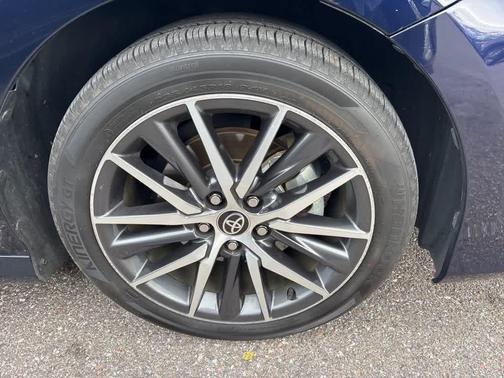 2021 Toyota Camry Hybrid XLE