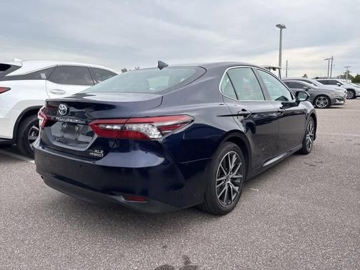 2021 Toyota Camry Hybrid XLE