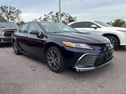 2021 Toyota Camry Hybrid XLE