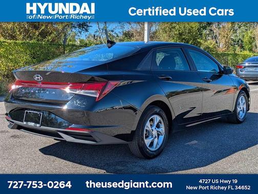 2023 Hyundai ELANTRA SE