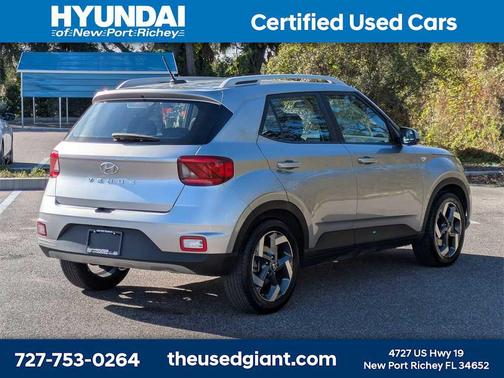 2023 Hyundai VENUE SEL