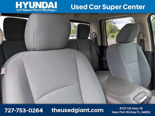 Bright White Clearcoat 2018 RAM 1500 SLT