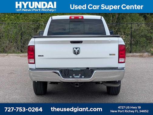 Bright White Clearcoat 2018 RAM 1500 SLT