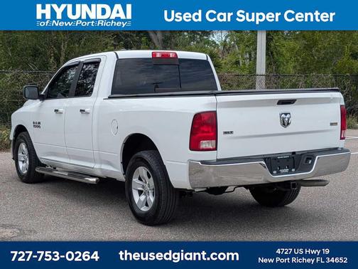 Bright White Clearcoat 2018 RAM 1500 SLT