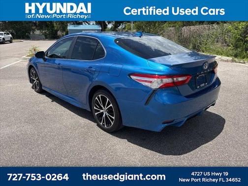 2020 Toyota Camry SE