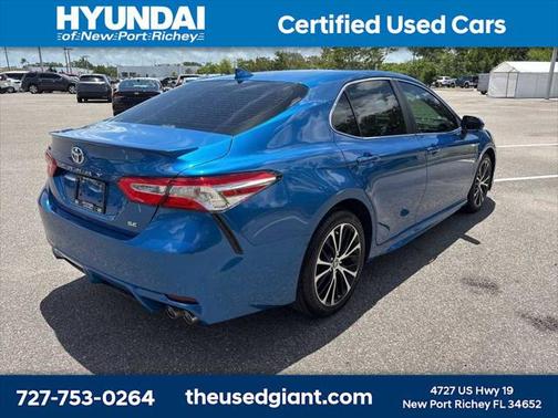2020 Toyota Camry SE