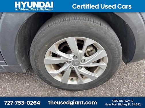 2021 Hyundai TUCSON SE