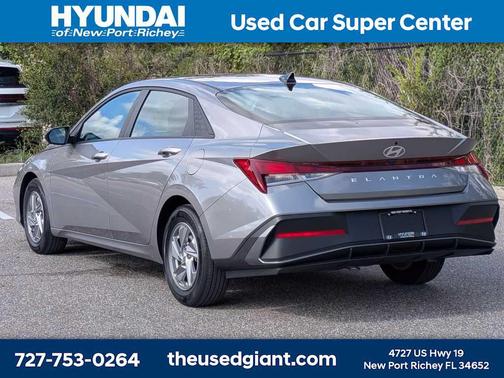 Fluid Metal 2024 Hyundai ELANTRA SE