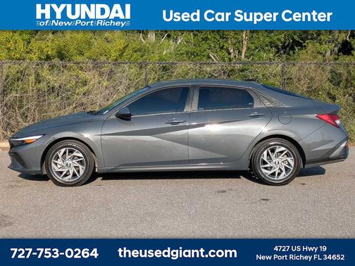 2024 Hyundai ELANTRA SEL