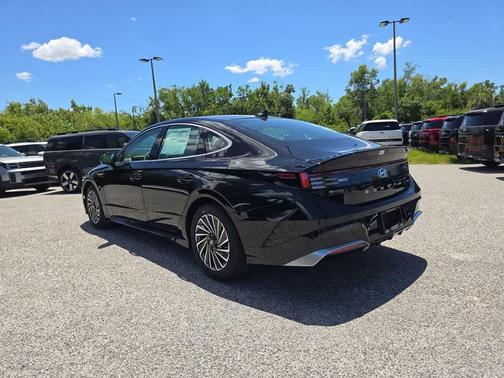 Abyss Black 2026 Hyundai SONATA Hybrid SE