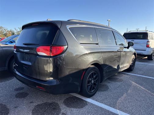 2021 Chrysler Voyager LXI