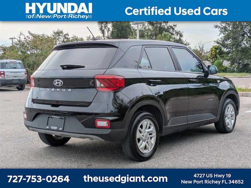 2024 Hyundai VENUE SE