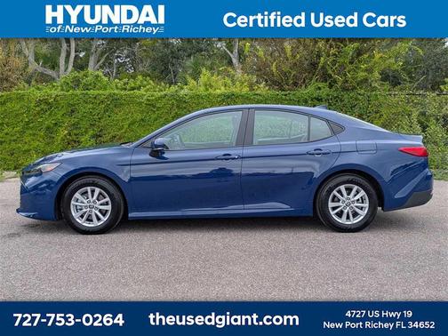 2025 Toyota Camry LE