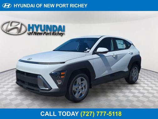 Atlas White 2025 Hyundai KONA SE