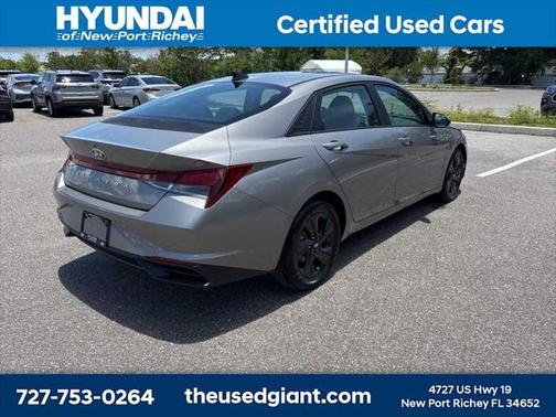 2022 Hyundai ELANTRA SEL