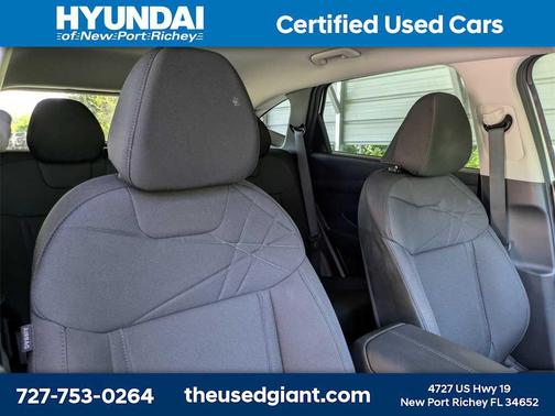2025 Hyundai TUCSON SE