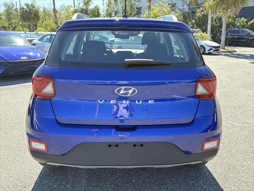 2025 Hyundai VENUE SEL