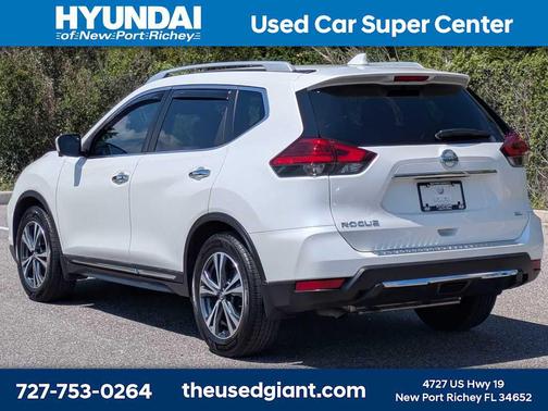 Pearl White 2017 Nissan Rogue SL